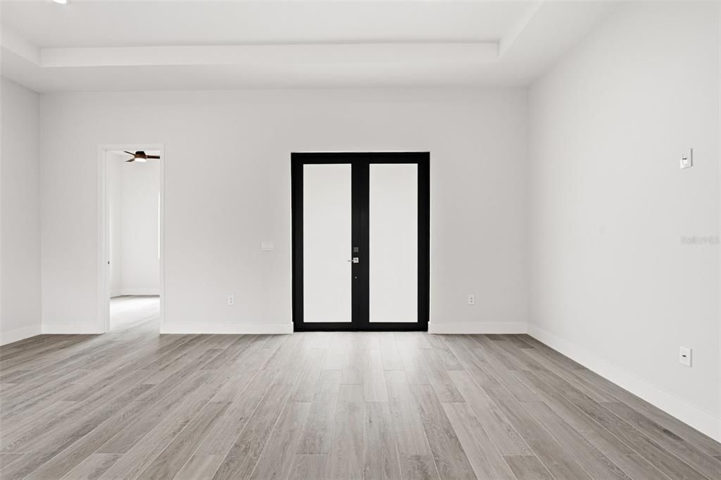 En Venta: $550,000 (4 camas, 2 baños, 1726 Pies cuadrados)