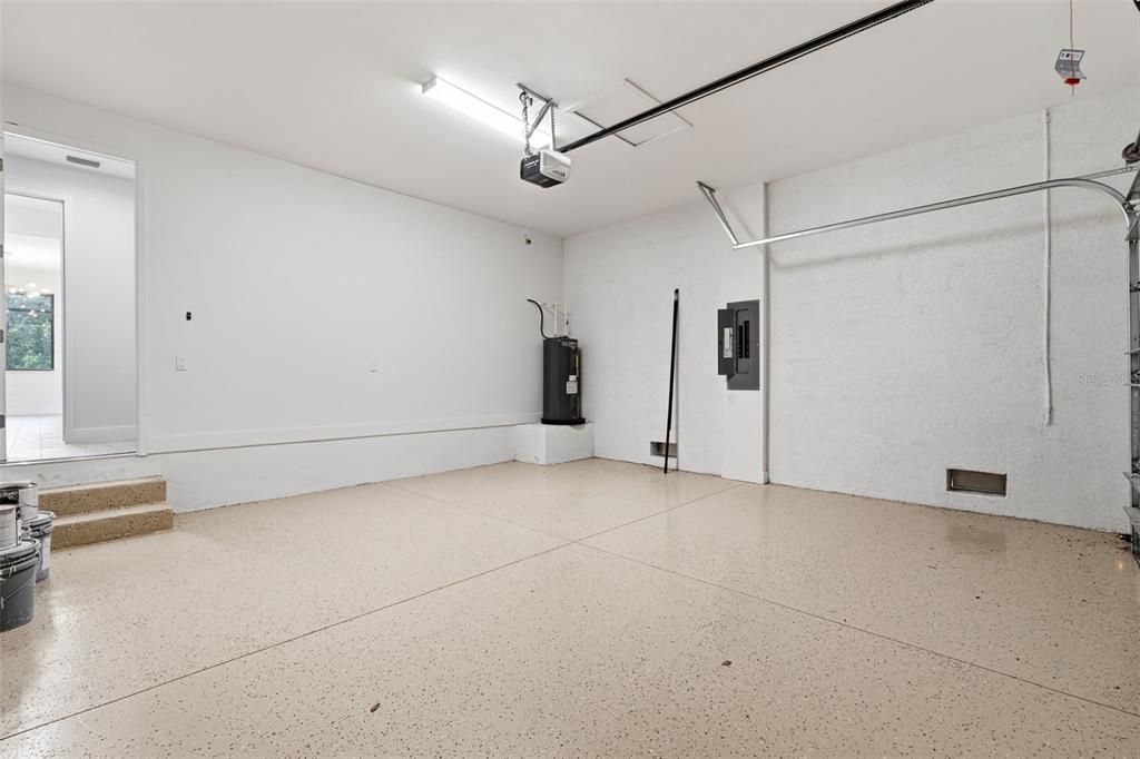 En Venta: $550,000 (4 camas, 2 baños, 1726 Pies cuadrados)