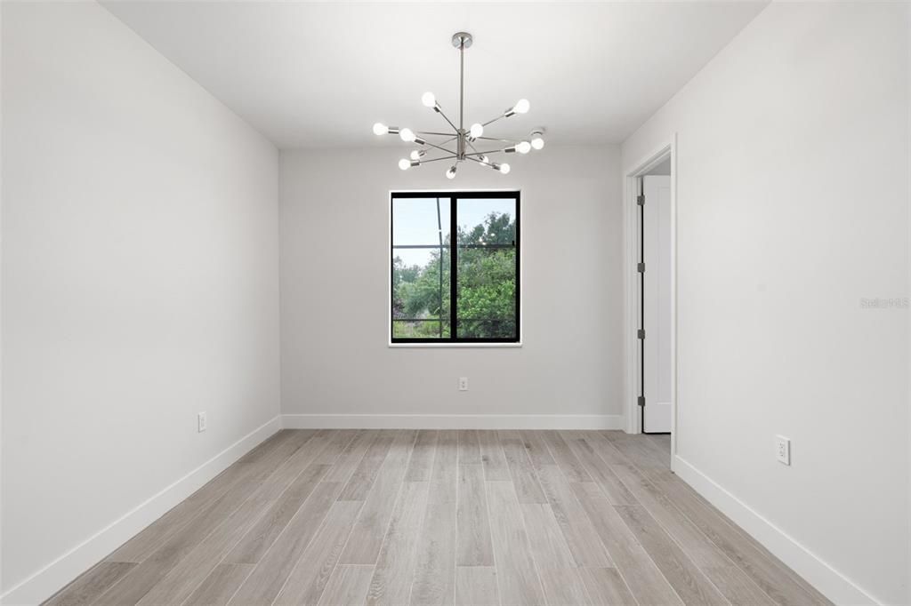 En Venta: $550,000 (4 camas, 2 baños, 1726 Pies cuadrados)
