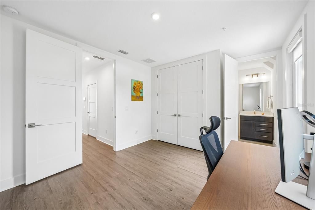 En Venta: $780,000 (3 camas, 3 baños, 2015 Pies cuadrados)