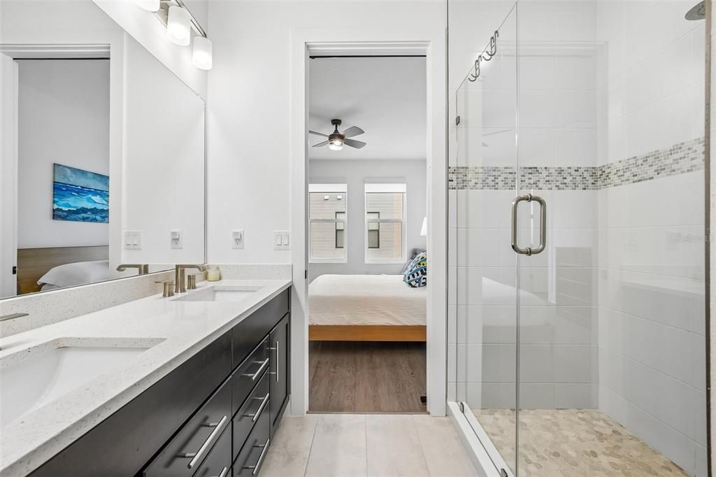 En Venta: $780,000 (3 camas, 3 baños, 2015 Pies cuadrados)