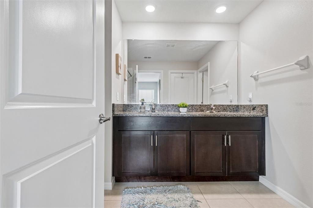 En Venta: $336,000 (4 camas, 2 baños, 1817 Pies cuadrados)
