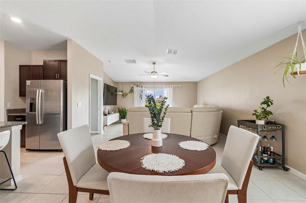 En Venta: $336,000 (4 camas, 2 baños, 1817 Pies cuadrados)