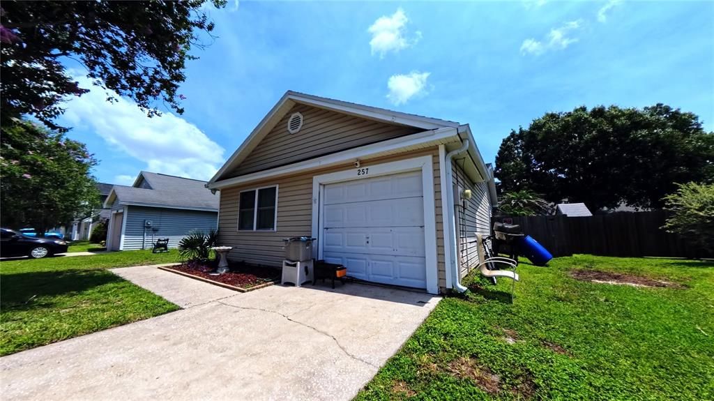 For Sale: $340,000 (3 beds, 2 baths, 1263 Square Feet)