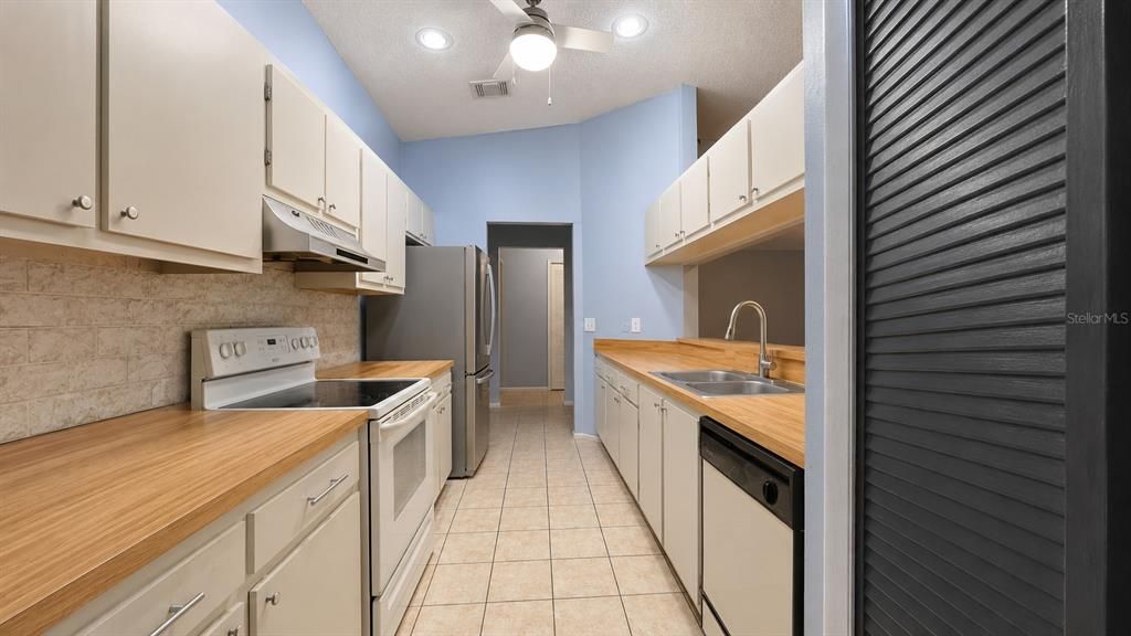 For Sale: $340,000 (3 beds, 2 baths, 1263 Square Feet)