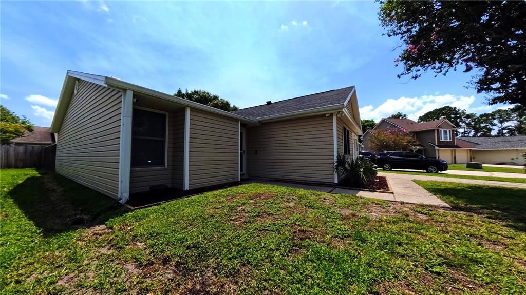 For Sale: $340,000 (3 beds, 2 baths, 1263 Square Feet)