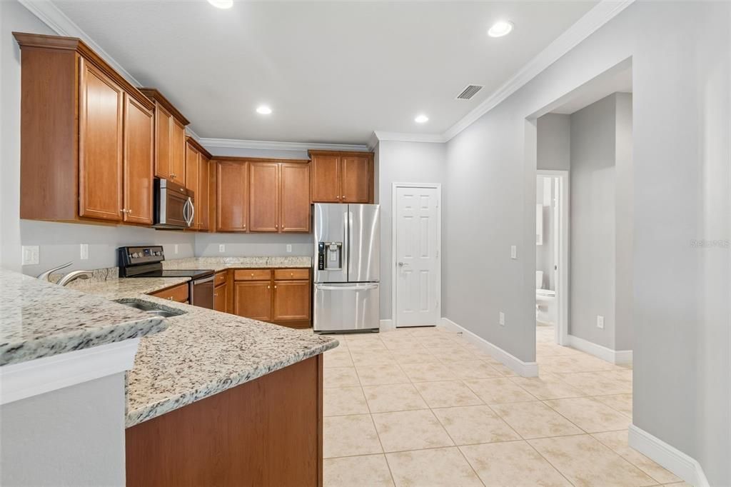 На продажу: $284,999 (2 спален, 2 ванн, 1487 Квадратных фут)