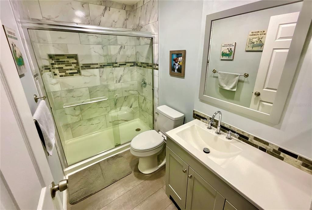 На продажу: $275,000 (2 спален, 2 ванн, 1008 Квадратных фут)