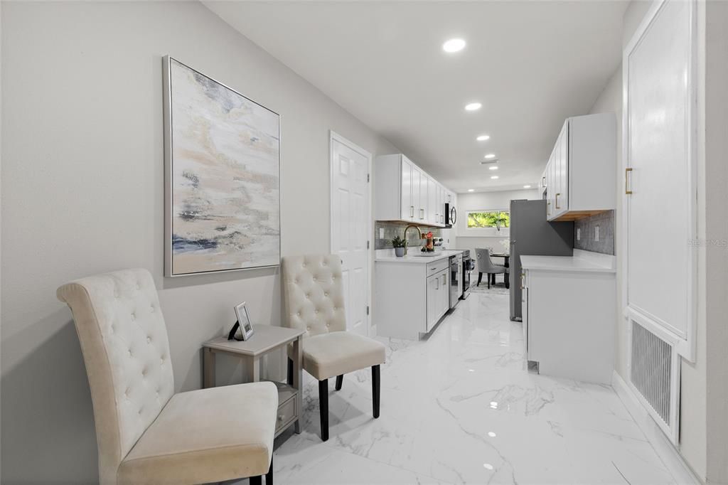 На продажу: $379,000 (4 спален, 3 ванн, 2083 Квадратных фут)