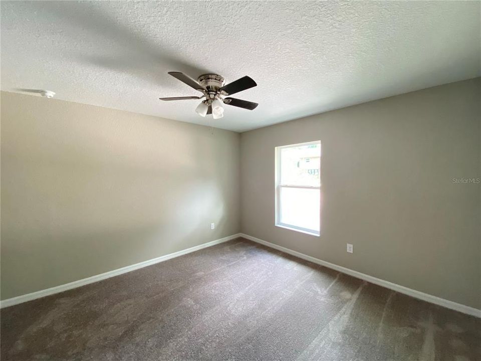 For Rent: $1,650 (3 beds, 2 baths, 1284 Square Feet)