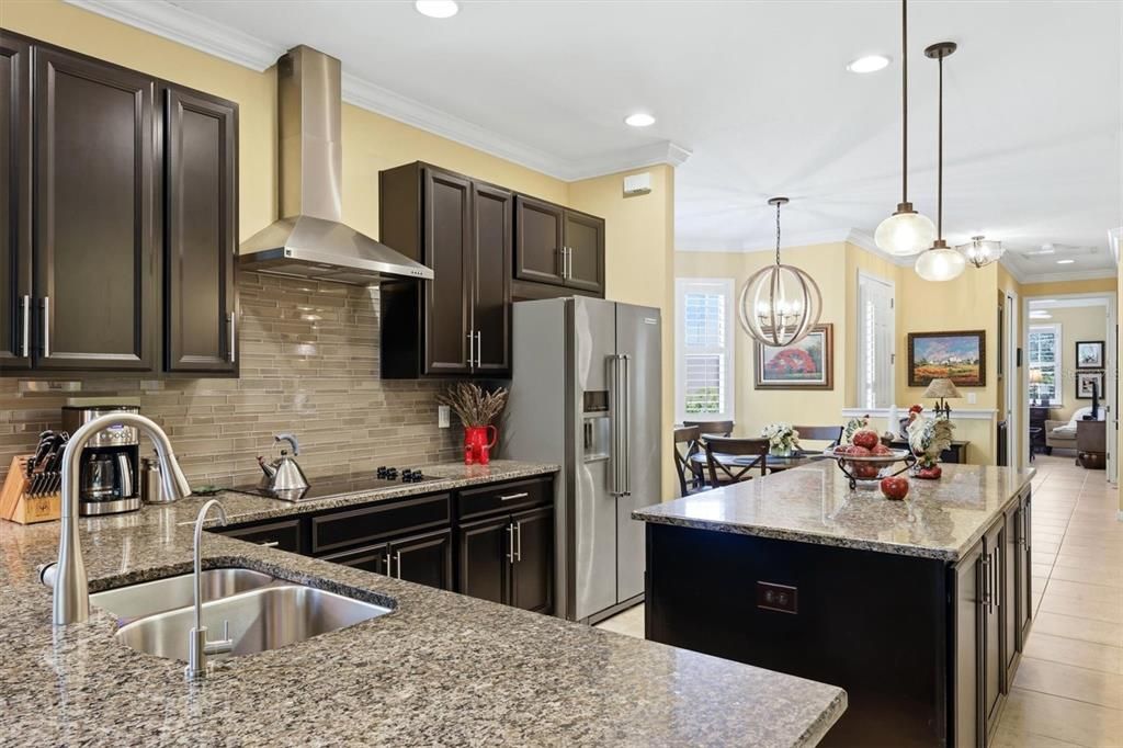 For Sale: $524,900 (2 beds, 2 baths, 1647 Square Feet)