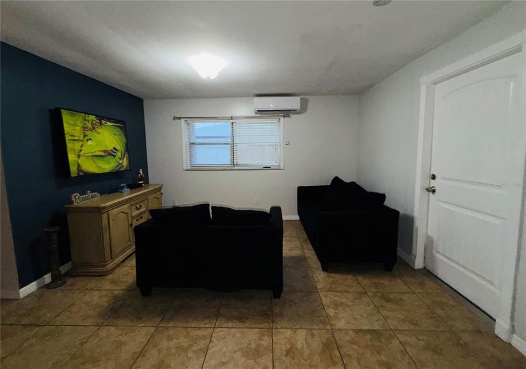 En Renta: $3,699 (5 camas, 3 baños, 2300 Pies cuadrados)