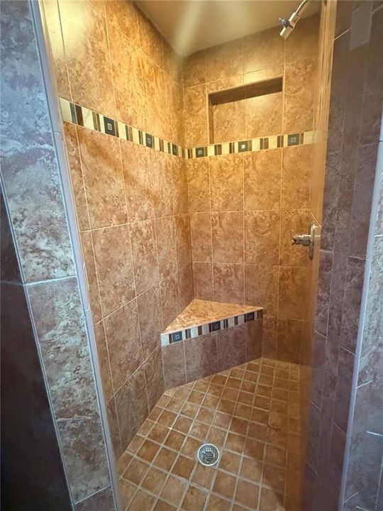 En Renta: $3,699 (5 camas, 3 baños, 2300 Pies cuadrados)