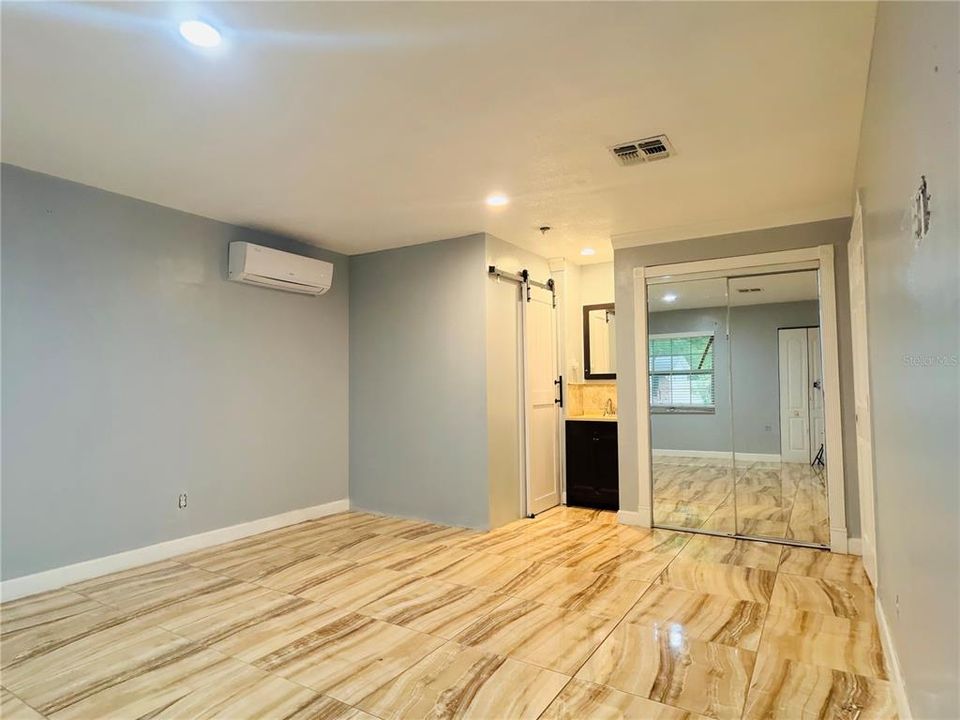 En Renta: $3,699 (5 camas, 3 baños, 2300 Pies cuadrados)