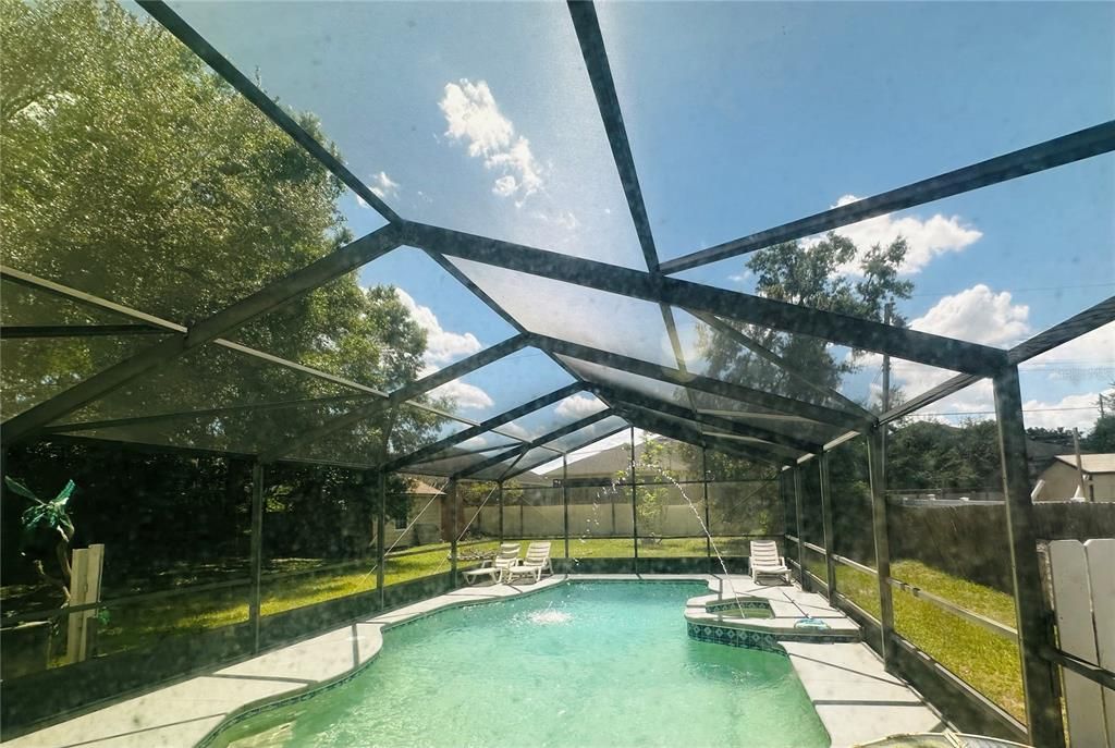 En Renta: $3,699 (5 camas, 3 baños, 2300 Pies cuadrados)