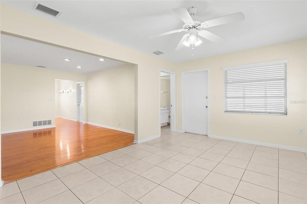For Sale: $415,000 (2 beds, 2 baths, 1350 Square Feet)