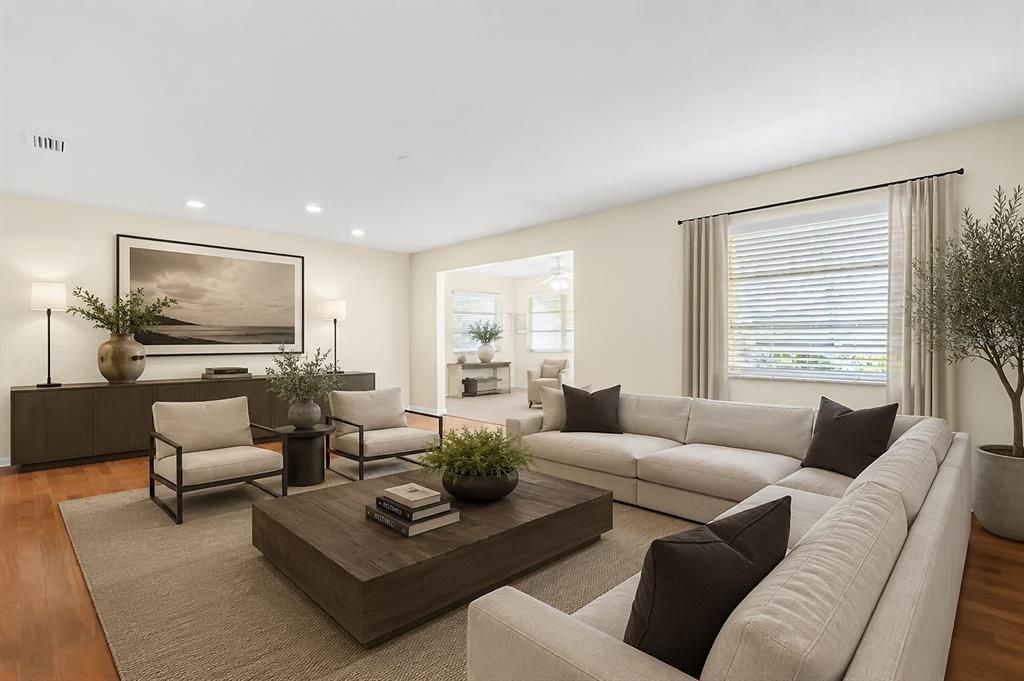 For Sale: $415,000 (2 beds, 2 baths, 1350 Square Feet)