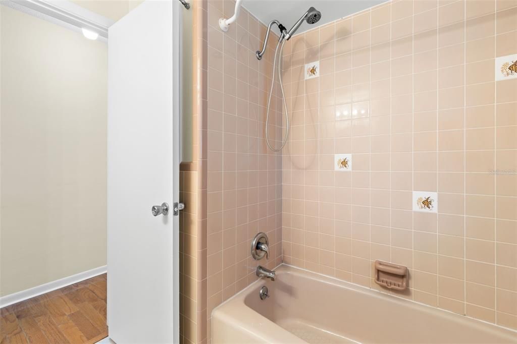 For Sale: $415,000 (2 beds, 2 baths, 1350 Square Feet)