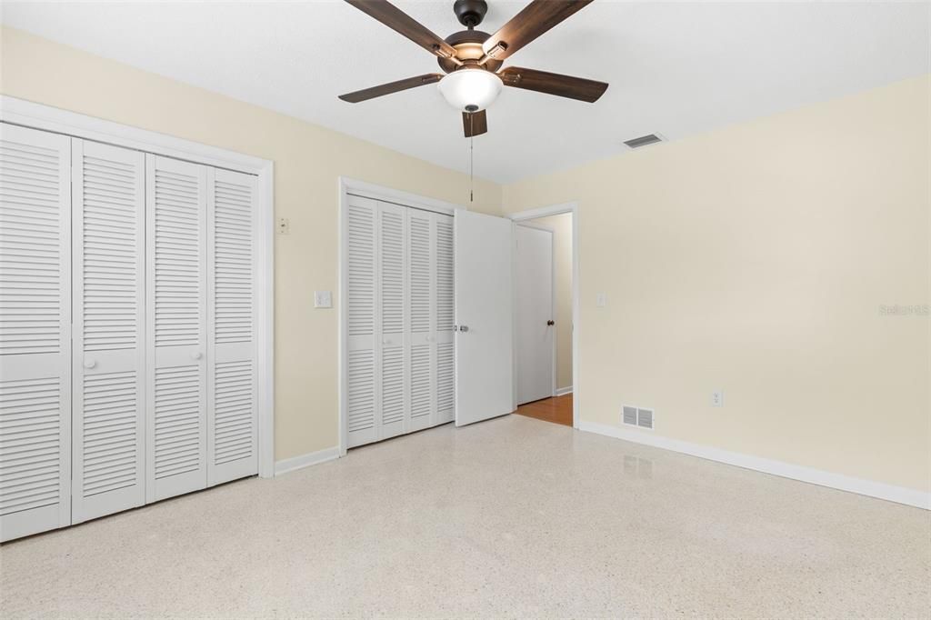 For Sale: $415,000 (2 beds, 2 baths, 1350 Square Feet)