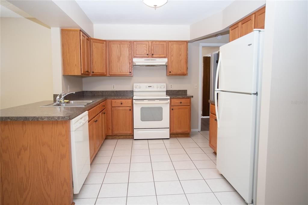 В аренду: $1,700 (2 спален, 2 ванн, 1278 Квадратных фут)