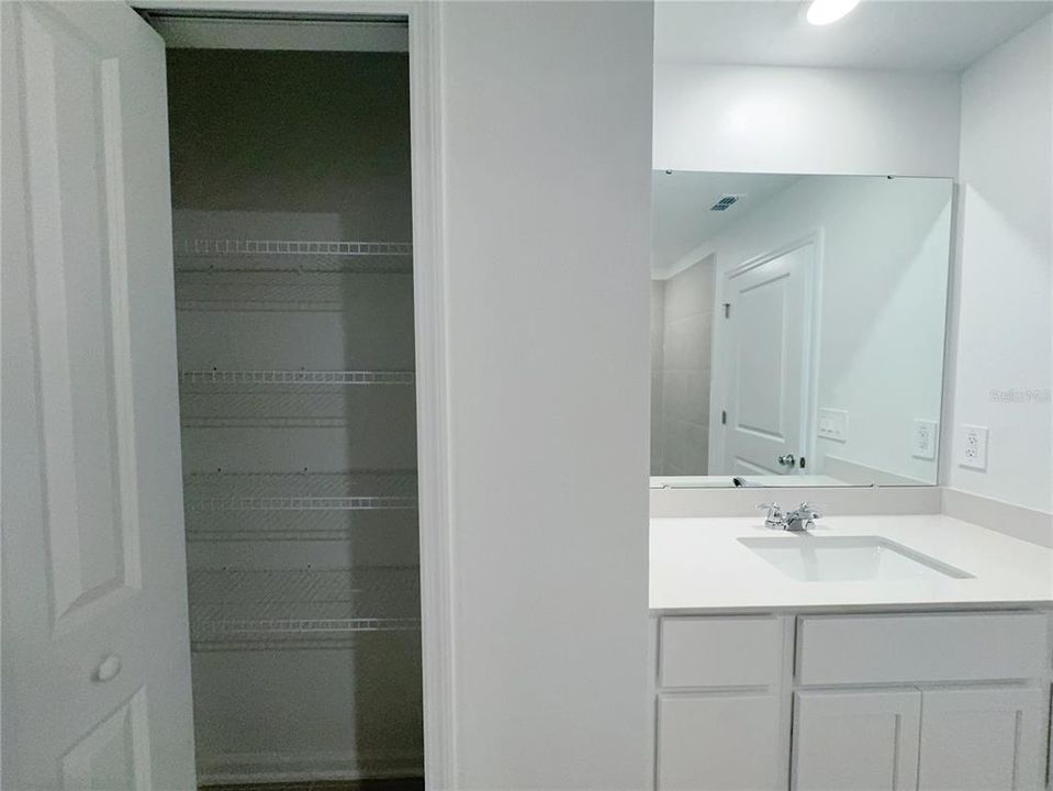 En Renta: $1,900 (4 camas, 2 baños, 1824 Pies cuadrados)