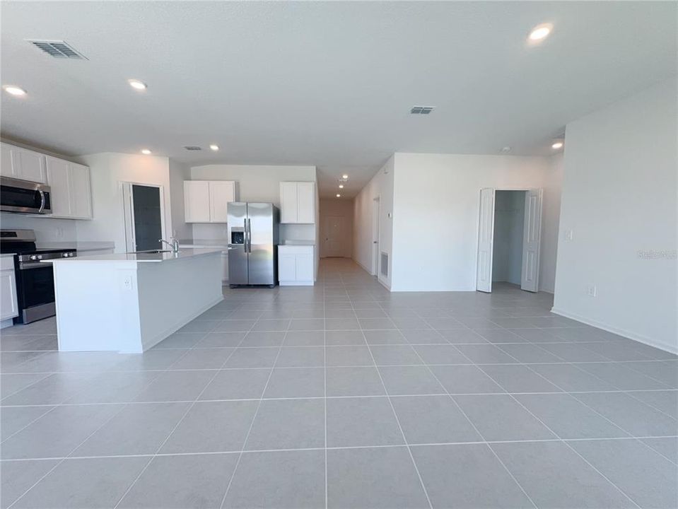 En Renta: $1,900 (4 camas, 2 baños, 1824 Pies cuadrados)