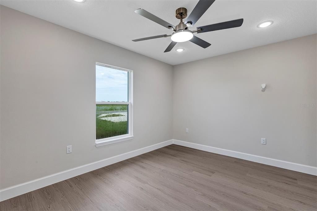 For Sale: $276,900 (3 beds, 2 baths, 1439 Square Feet)
