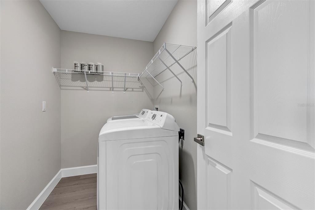 For Sale: $276,900 (3 beds, 2 baths, 1439 Square Feet)