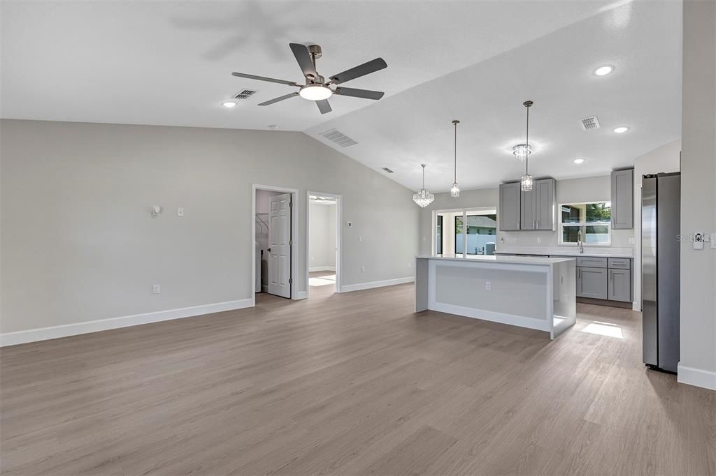 For Sale: $276,900 (3 beds, 2 baths, 1439 Square Feet)
