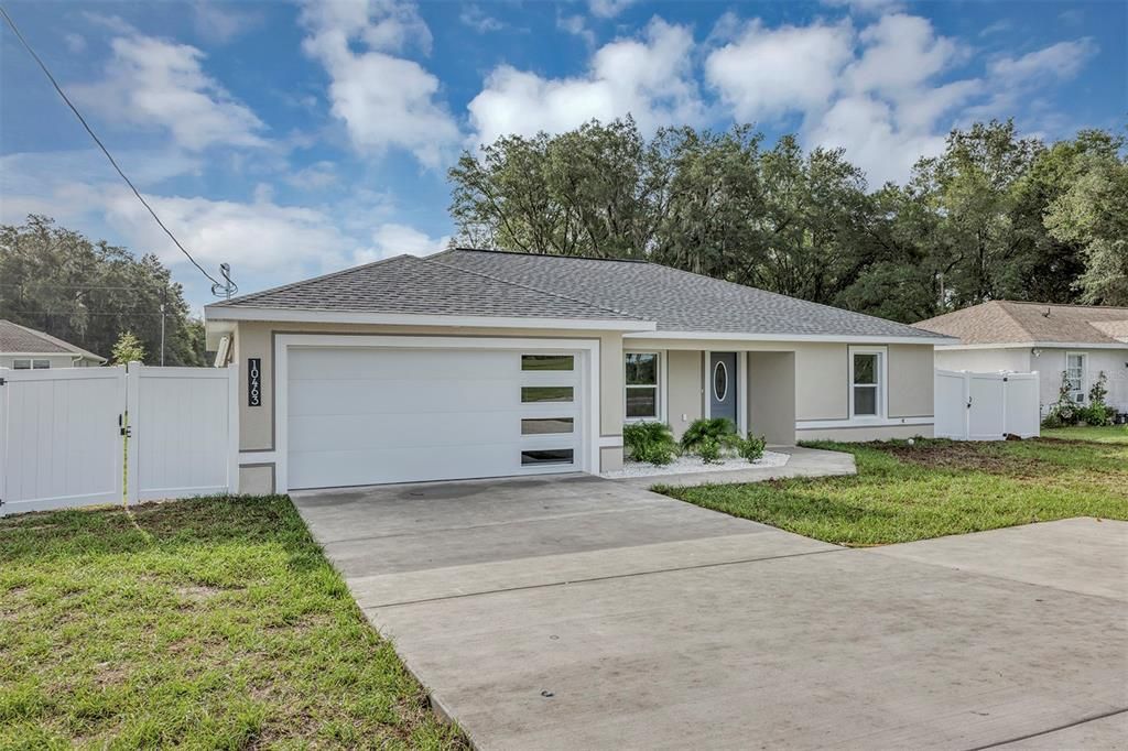 For Sale: $276,900 (3 beds, 2 baths, 1439 Square Feet)