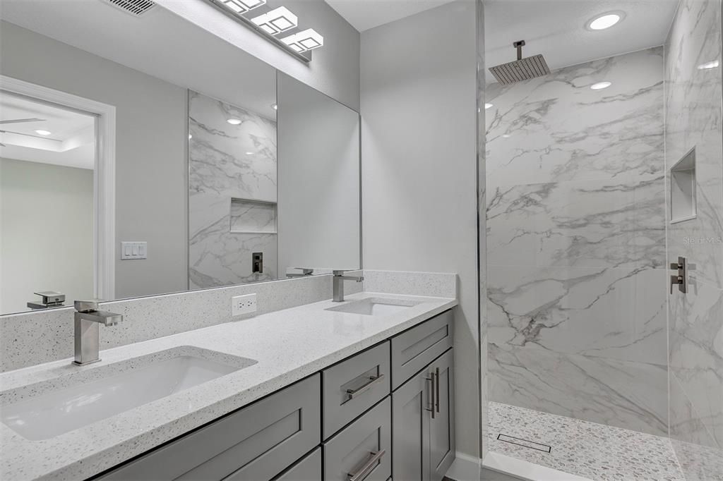 For Sale: $276,900 (3 beds, 2 baths, 1439 Square Feet)