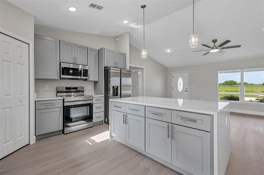 For Sale: $276,900 (3 beds, 2 baths, 1439 Square Feet)