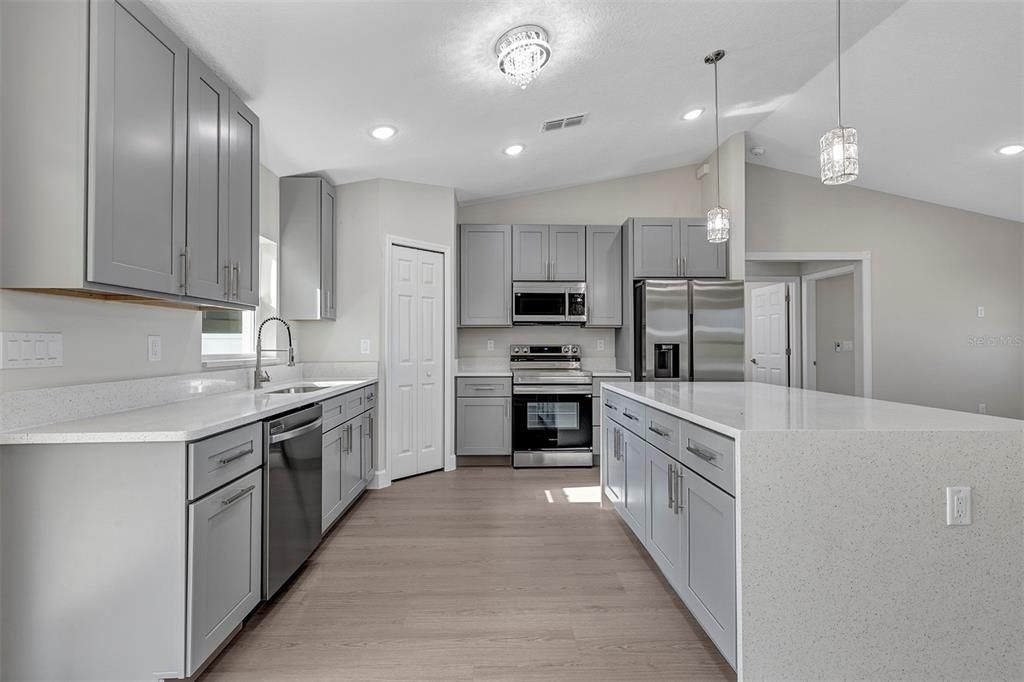 For Sale: $276,900 (3 beds, 2 baths, 1439 Square Feet)