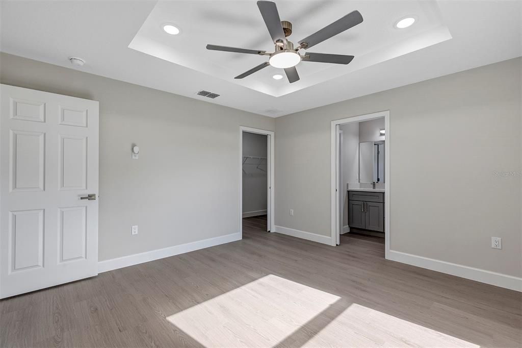 For Sale: $276,900 (3 beds, 2 baths, 1439 Square Feet)
