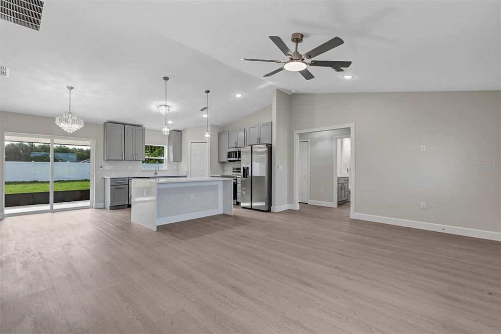 For Sale: $276,900 (3 beds, 2 baths, 1439 Square Feet)