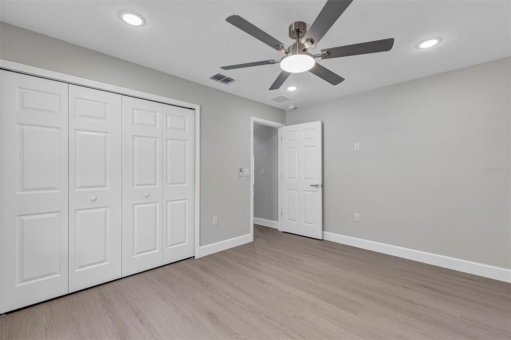 For Sale: $276,900 (3 beds, 2 baths, 1439 Square Feet)