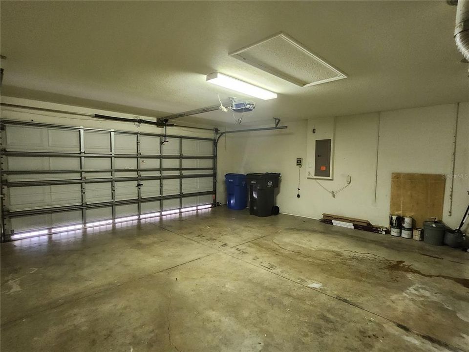 En Renta: $2,350 (3 camas, 2 baños, 2098 Pies cuadrados)