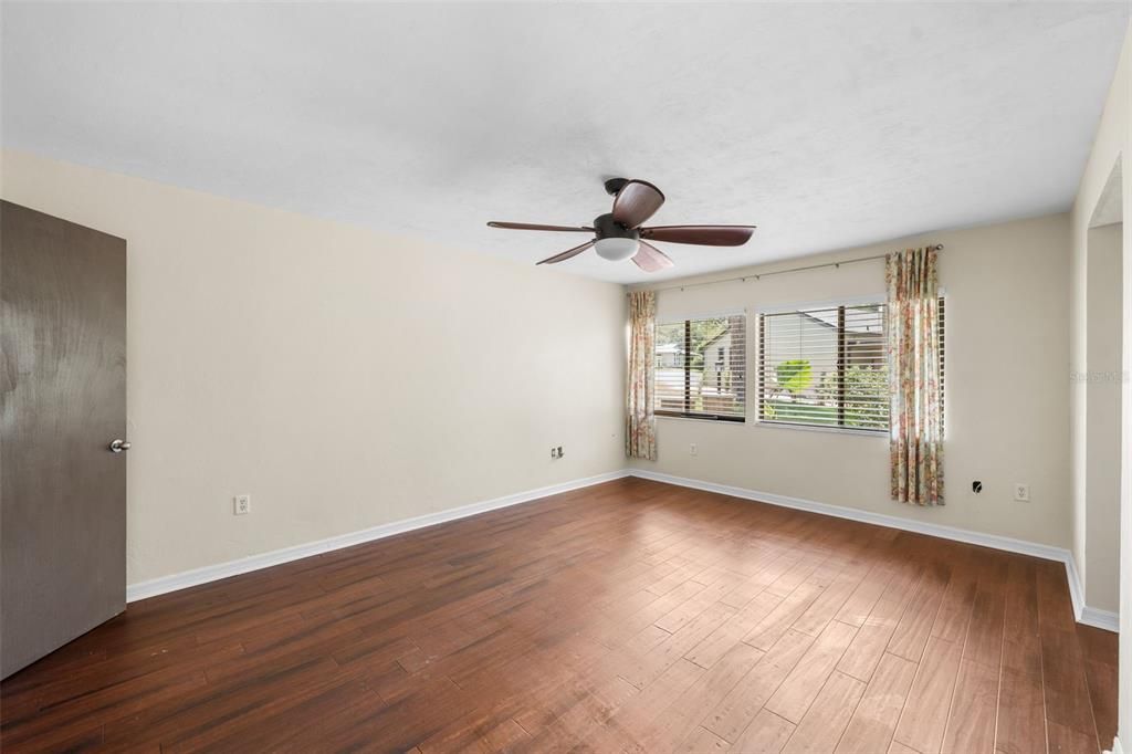 For Sale: $255,500 (3 beds, 2 baths, 1764 Square Feet)