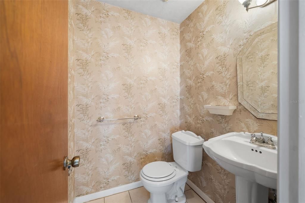 For Sale: $255,500 (3 beds, 2 baths, 1764 Square Feet)