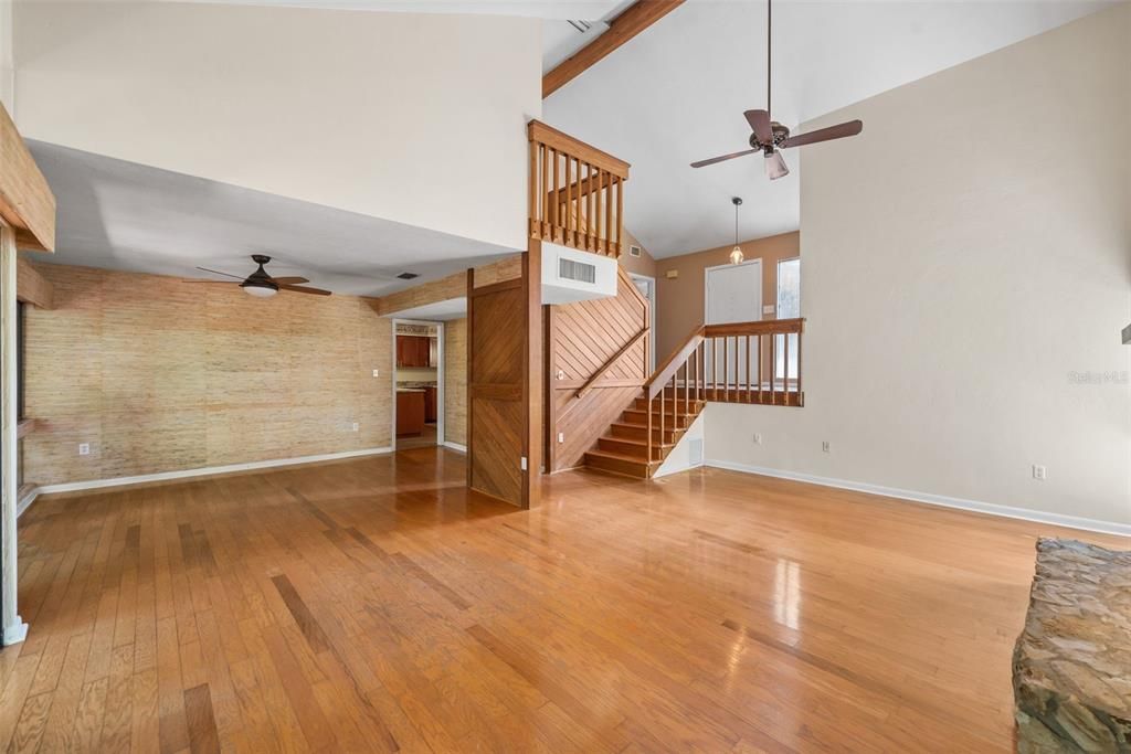 For Sale: $255,500 (3 beds, 2 baths, 1764 Square Feet)