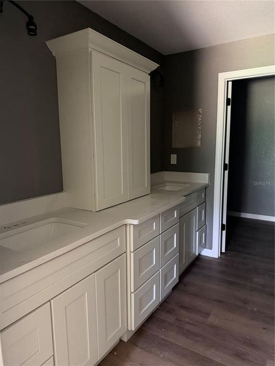 На продажу: $314,900 (3 спален, 2 ванн, 1772 Квадратных фут)