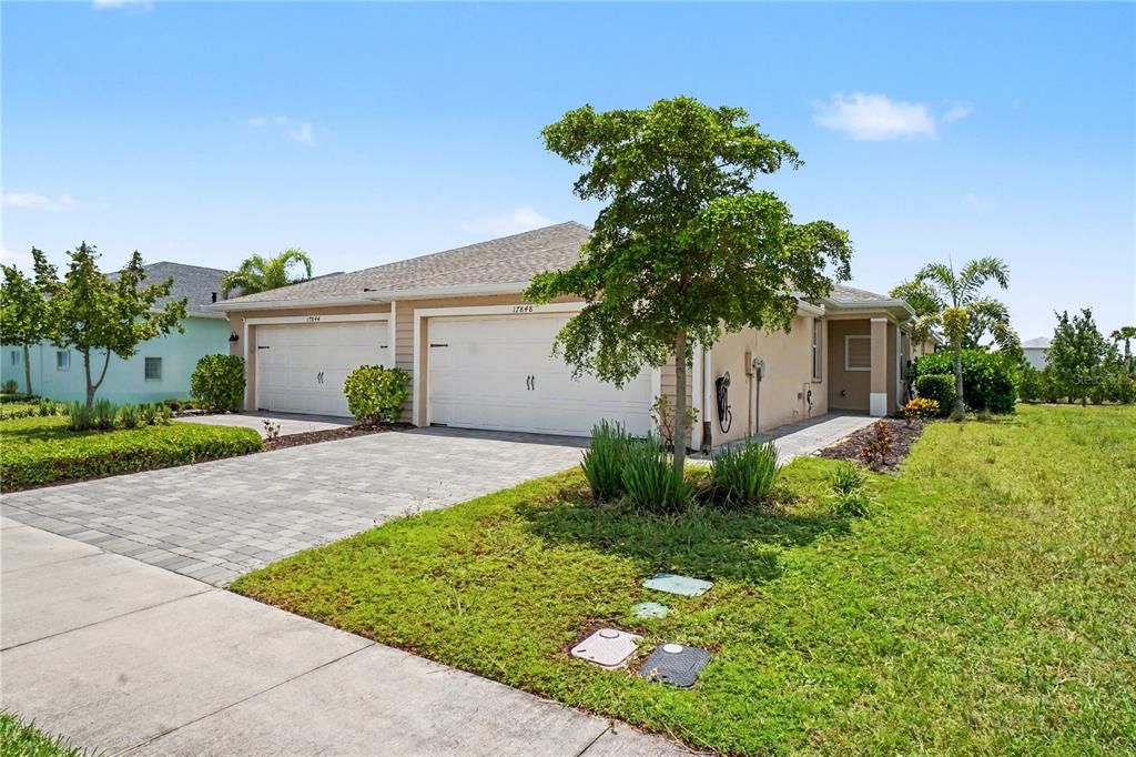 For Sale: $303,900 (2 beds, 2 baths, 1564 Square Feet)