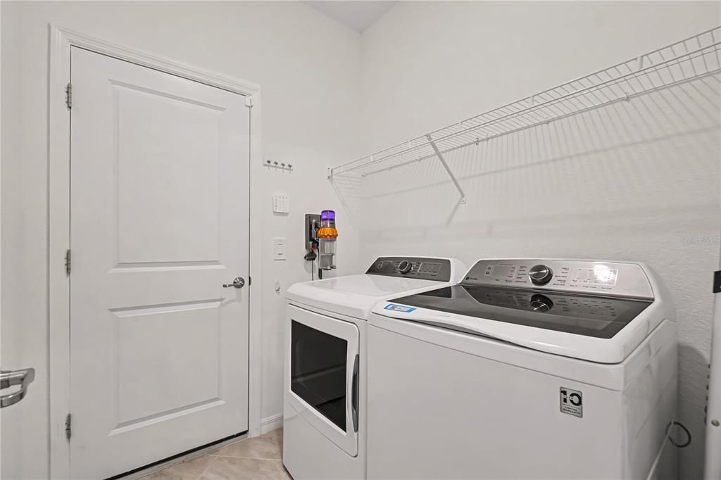 For Sale: $303,900 (2 beds, 2 baths, 1564 Square Feet)