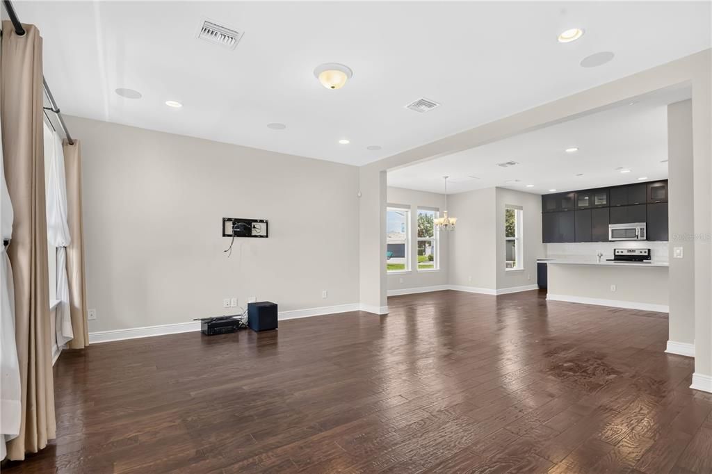 En Venta: $558,900 (3 camas, 2 baños, 2014 Pies cuadrados)