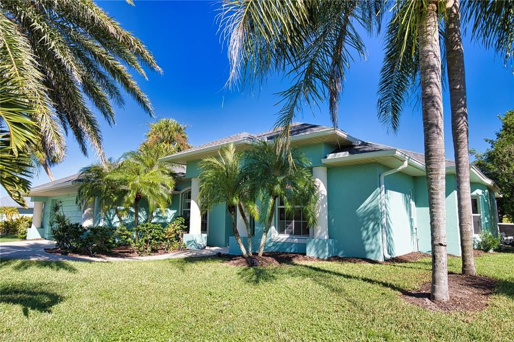 For Sale: $524,900 (4 beds, 2 baths, 2469 Square Feet)