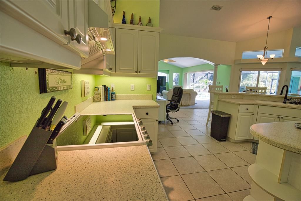 For Sale: $524,900 (4 beds, 2 baths, 2469 Square Feet)