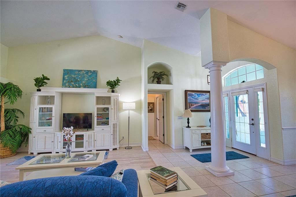For Sale: $524,900 (4 beds, 2 baths, 2469 Square Feet)