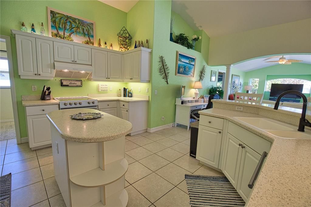 For Sale: $524,900 (4 beds, 2 baths, 2469 Square Feet)