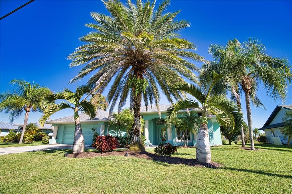 For Sale: $524,900 (4 beds, 2 baths, 2469 Square Feet)
