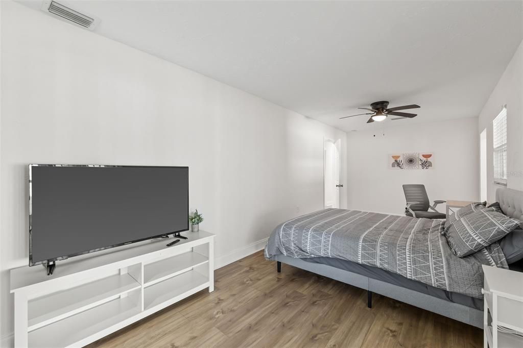 В аренду: $2,650 (4 спален, 2 ванн, 1617 Квадратных фут)